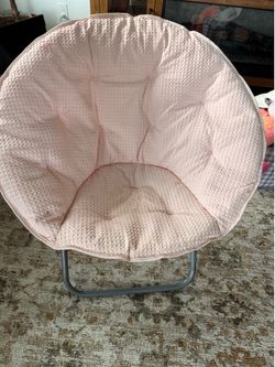 Waffle knit pink chair
