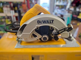 DEWALT
15 Amp Corded 7-1/4 in. Lightweight Circular Saw