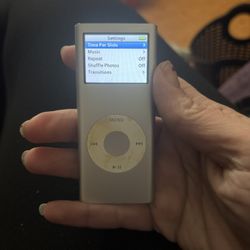 **WORKING** Gen 2 iPod Nano