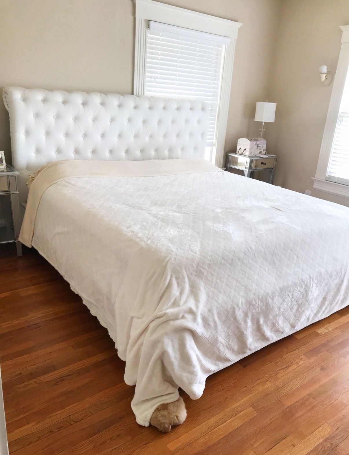 2 Sliver Mirrored Night Stands 