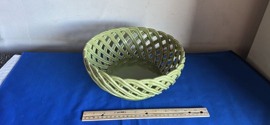 Ceramic fruit holder