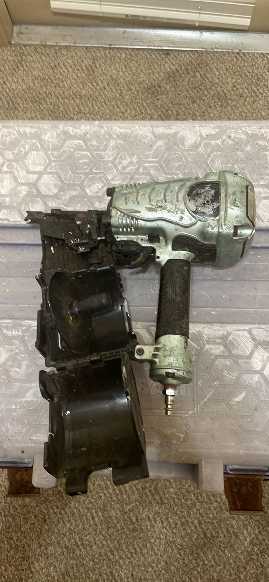 Hitachi NV90AG(S) - 3-1/2" Pneumatic Coil Nailer
