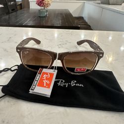 Ray-Ban–Style Brown Square Sunglasses
