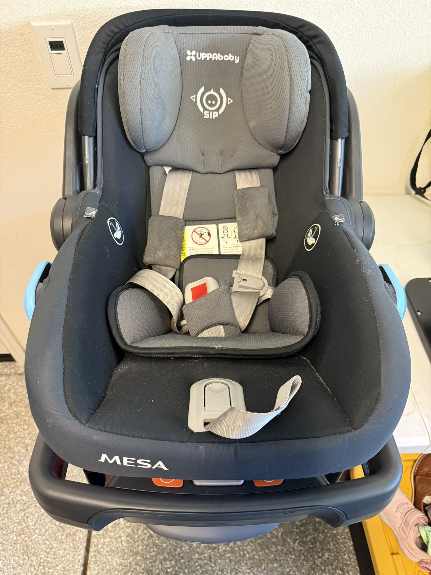 Mesa infant Car Seat With Mesa Base
