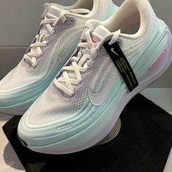 NIKE VOMERO PLUS ZOOMX