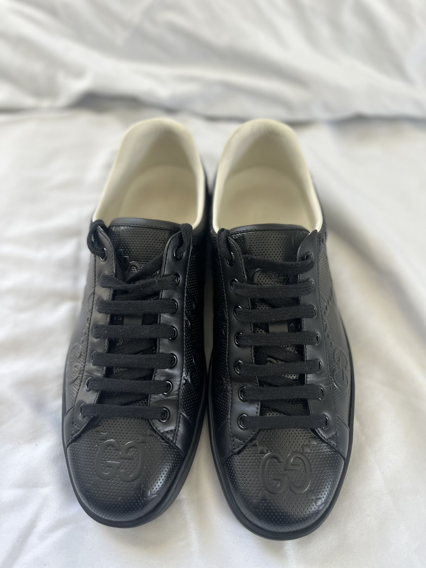 MEN'S ACE GG EMBOSSED SNEAKER ,BLACK GUCCI , SIZE 8.5