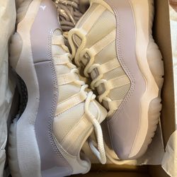 Air Jordan 11 retro white pure violet