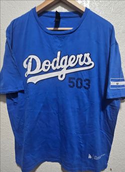 Los Angeles Dodgers 2022 Salvadorian Heritage Night Dodgers Stadium T Shirt XL
Excellent condition 
Pre-owned 
Super clean 
No rips or stains 
Pls see
