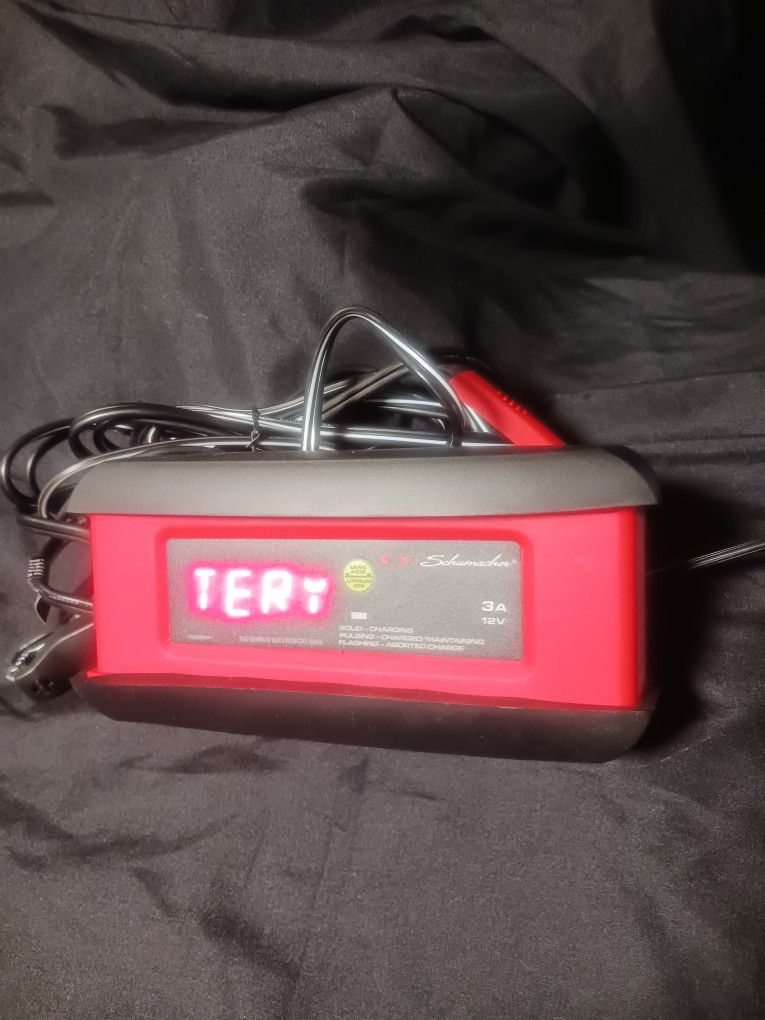 Schumacher Battery Charger/Maintainer