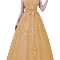 Elegant Yellow Lace Ball Gown – Worn Once