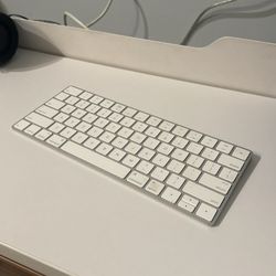 Apple Keyboard