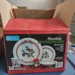 Christmas Dishes & Decorations