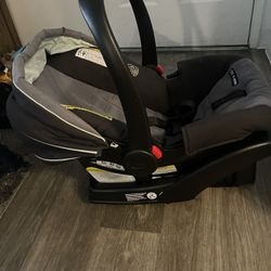 Graco Car seat With Base