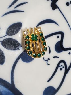 Vintage Lucky Horseshoe Shamrock Brooch Emerald Green Rhinestone Irish Pin