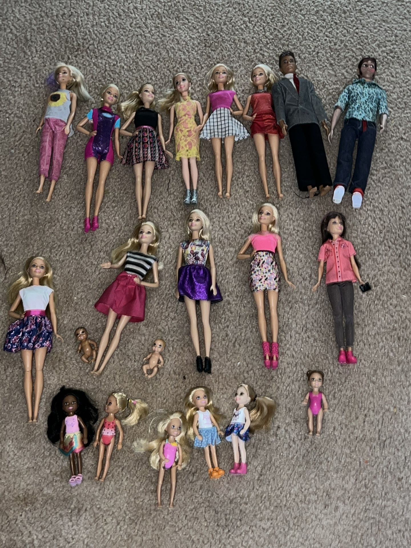 Barbie Dolls And Barbie Clothes 