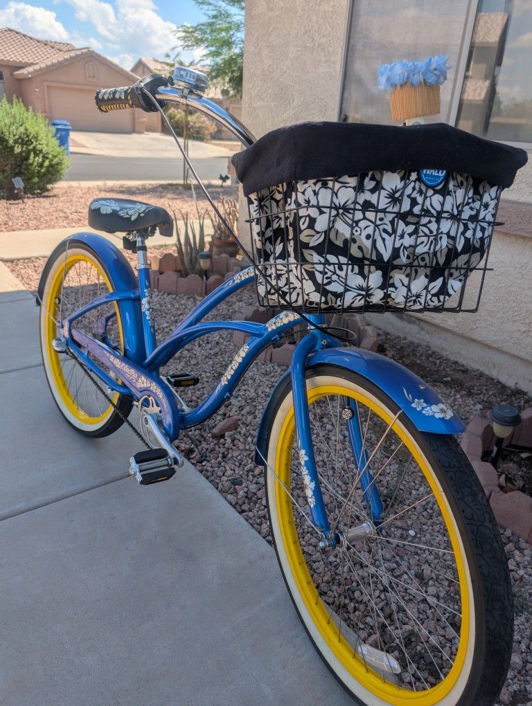 26"x2.35. ELECTRA HAWAII WOMENS BEACH CRUISER BIKE. ALUMINUM 3 SPEEDS . 2015 MODEL LIKE NEW 👌🏼