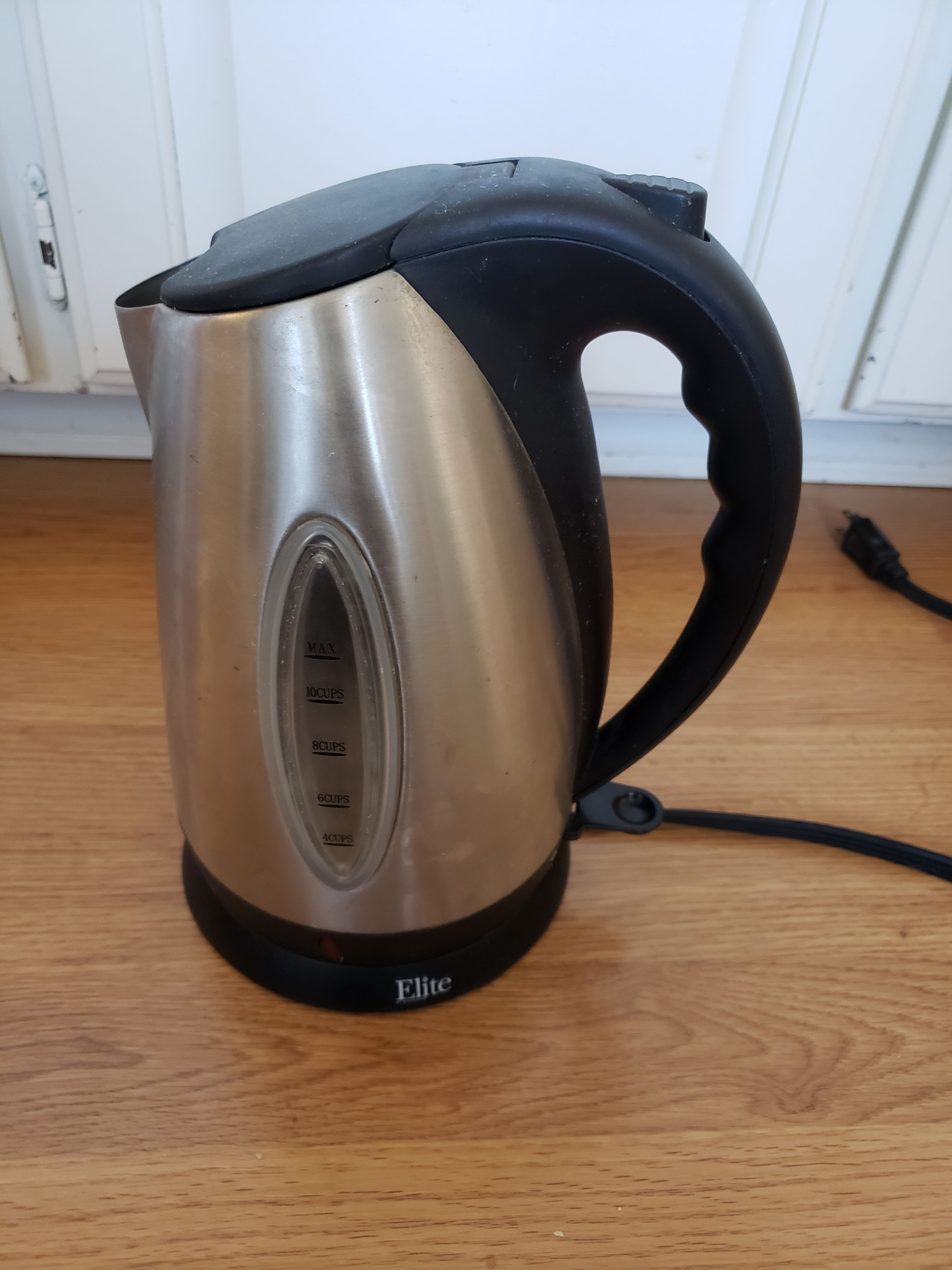 Stainless steel electric kettle. Boiling water in 2 minutes