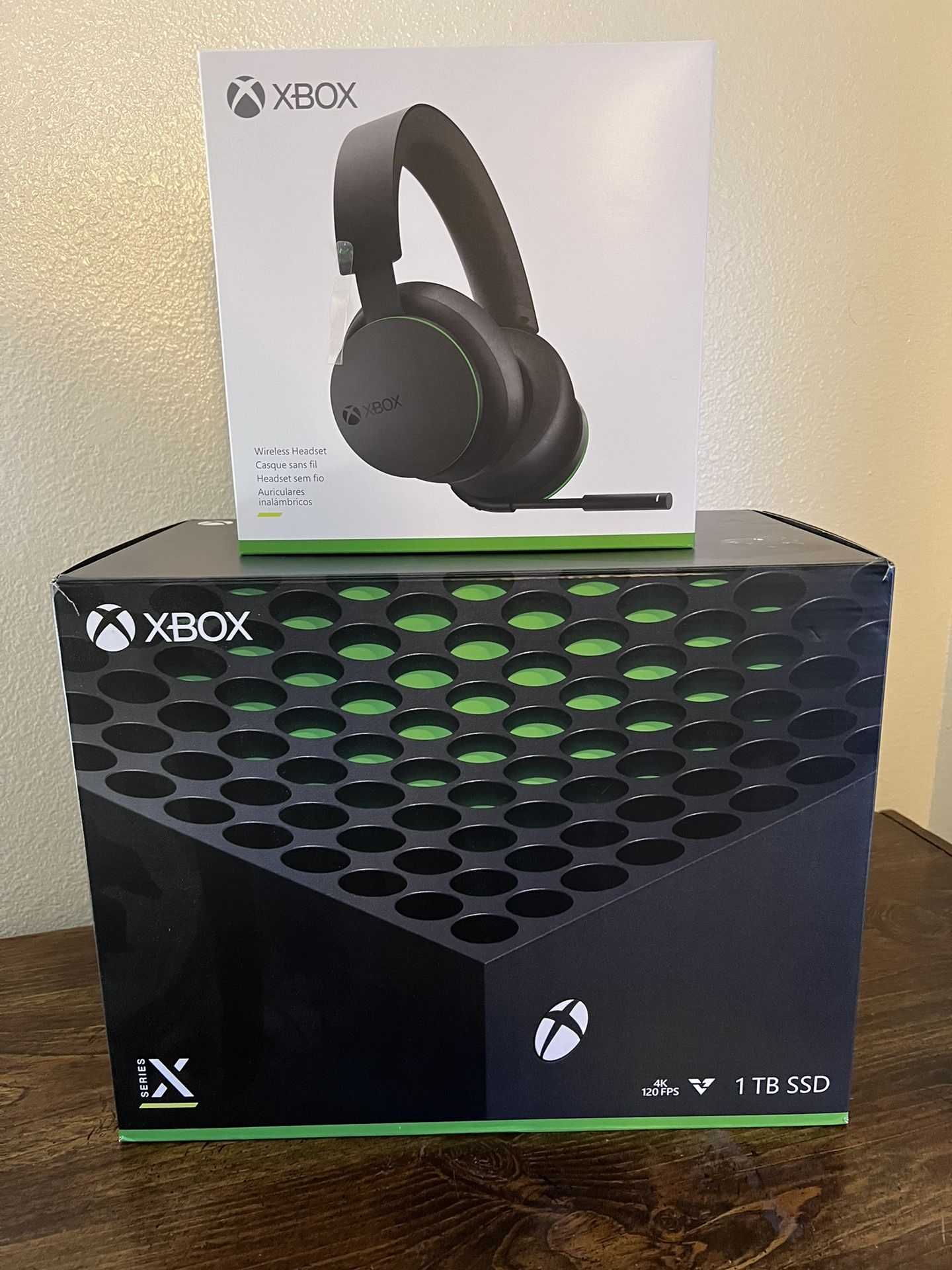 1TB SSD Xbox Series (X) & Xbox wireless Headphones