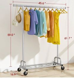 High-capacity garment rack with lockable wheels – space-saving metal coat rack