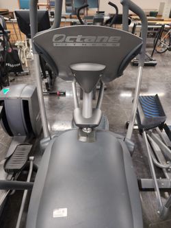Octane Fitness Elliptical Machine