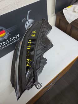 Tesla Modelo Y 2025-26  RH Head light