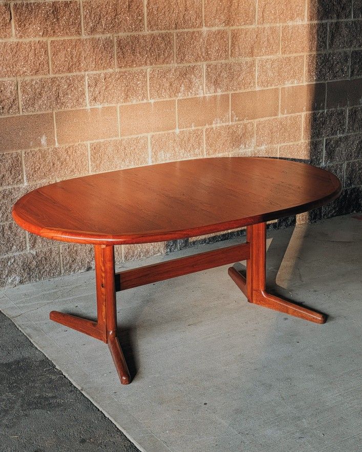 Mid-Century Modern Teak Oval Dining Table - Extends to 87"
