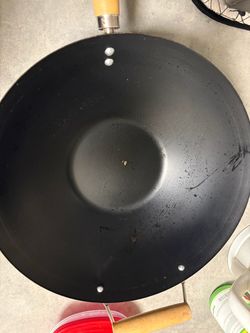 Wok with Wooden Handles