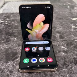 Samsung Galaxy Z Flip4 5G SM-F721U1 | 128GB | Unlocked | Screen Spot & Slight Yellowing