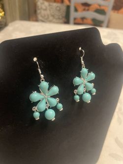 Northern Clover Green Earrings (New)