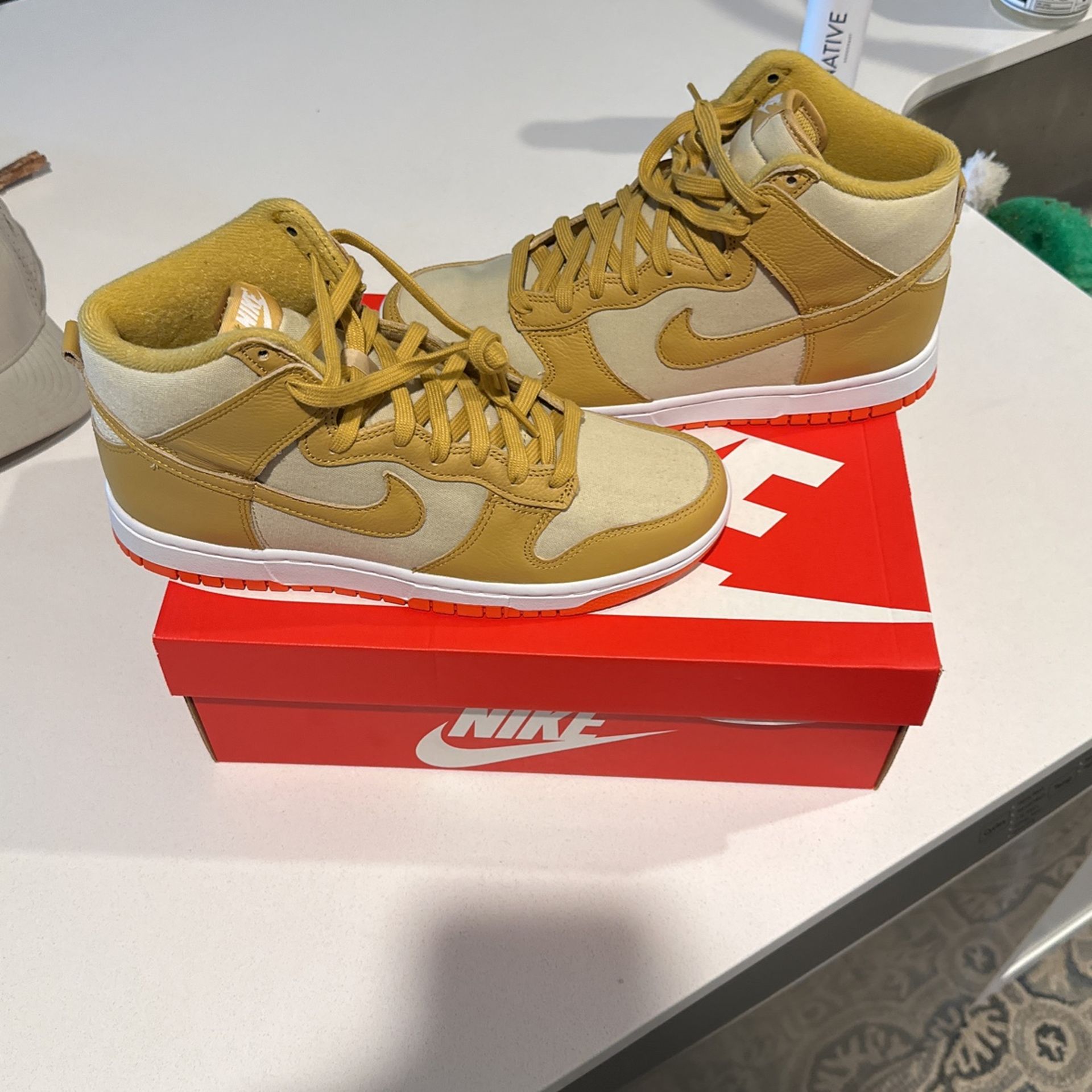 BRAND NEW !