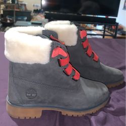 Womens 6.5 Timberland Boots -Lightly Worn