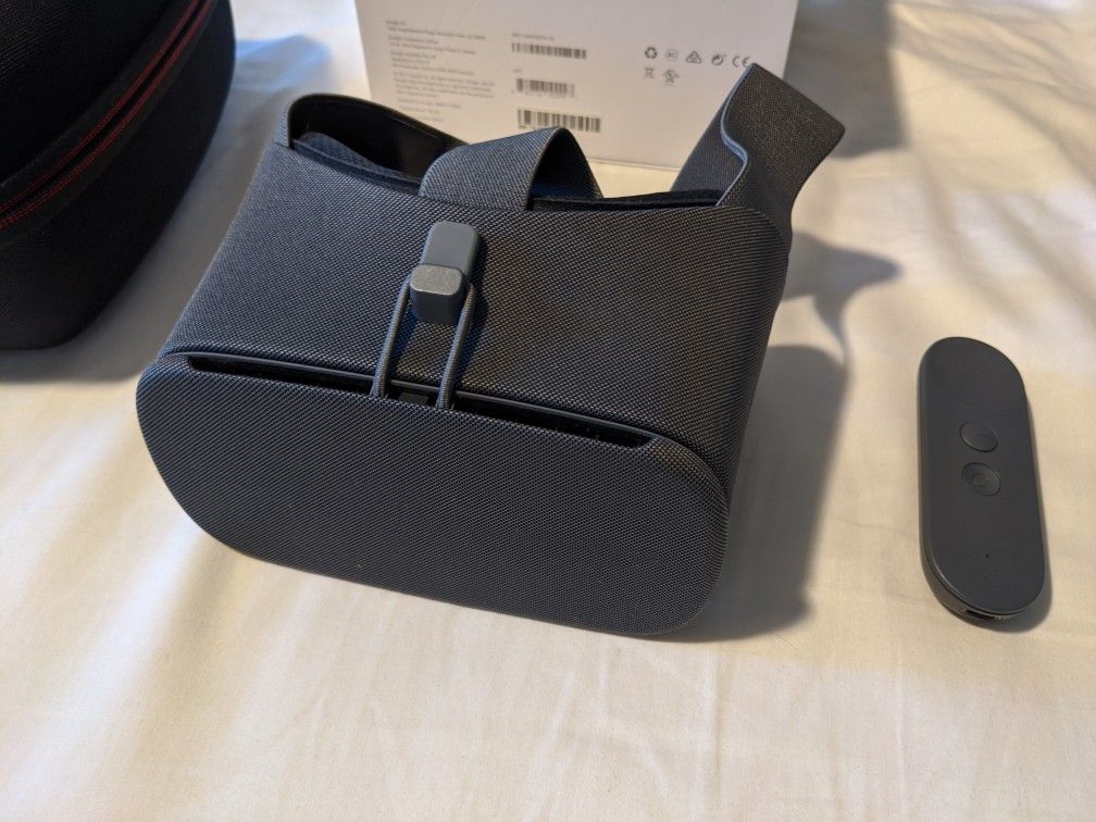 Google daydream VR with case