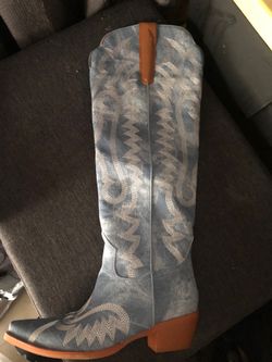 NEW WOMANS KNEE HIGH BOOTS  sizes 9 1/2 & 10