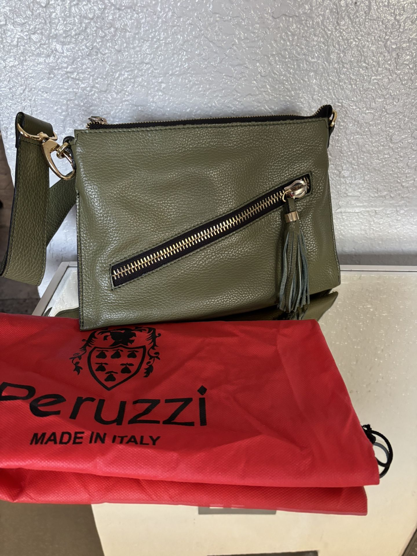 Authentic Peruzzi Italian Leather Crossbody Bag