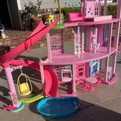 Barbie Dream house 