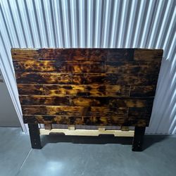 Pallet headboard (Queen)