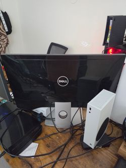 Xbox Series S (500GB) W/ Gaming Monitor