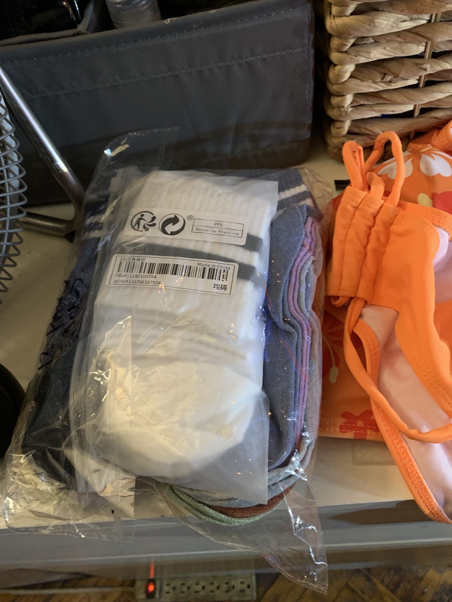 A Whole Lot Of Womens Clothes 