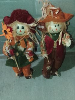 Freestanding scarecrow dolls