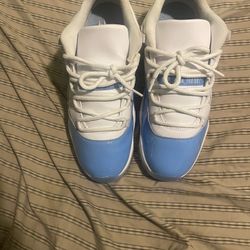Jordan 11 Low Blue University