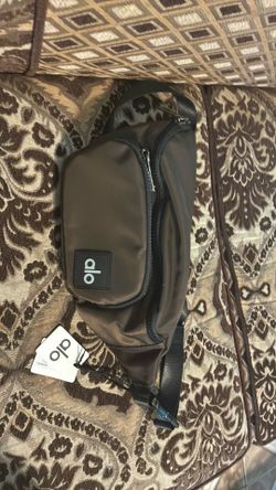 Alo Yoga Explorer Fanny Pack - Espresso
