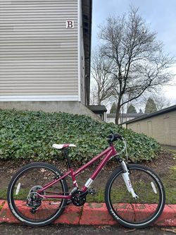 Novara Tutti Kids Mountain Bike 24 wheels Bicycle