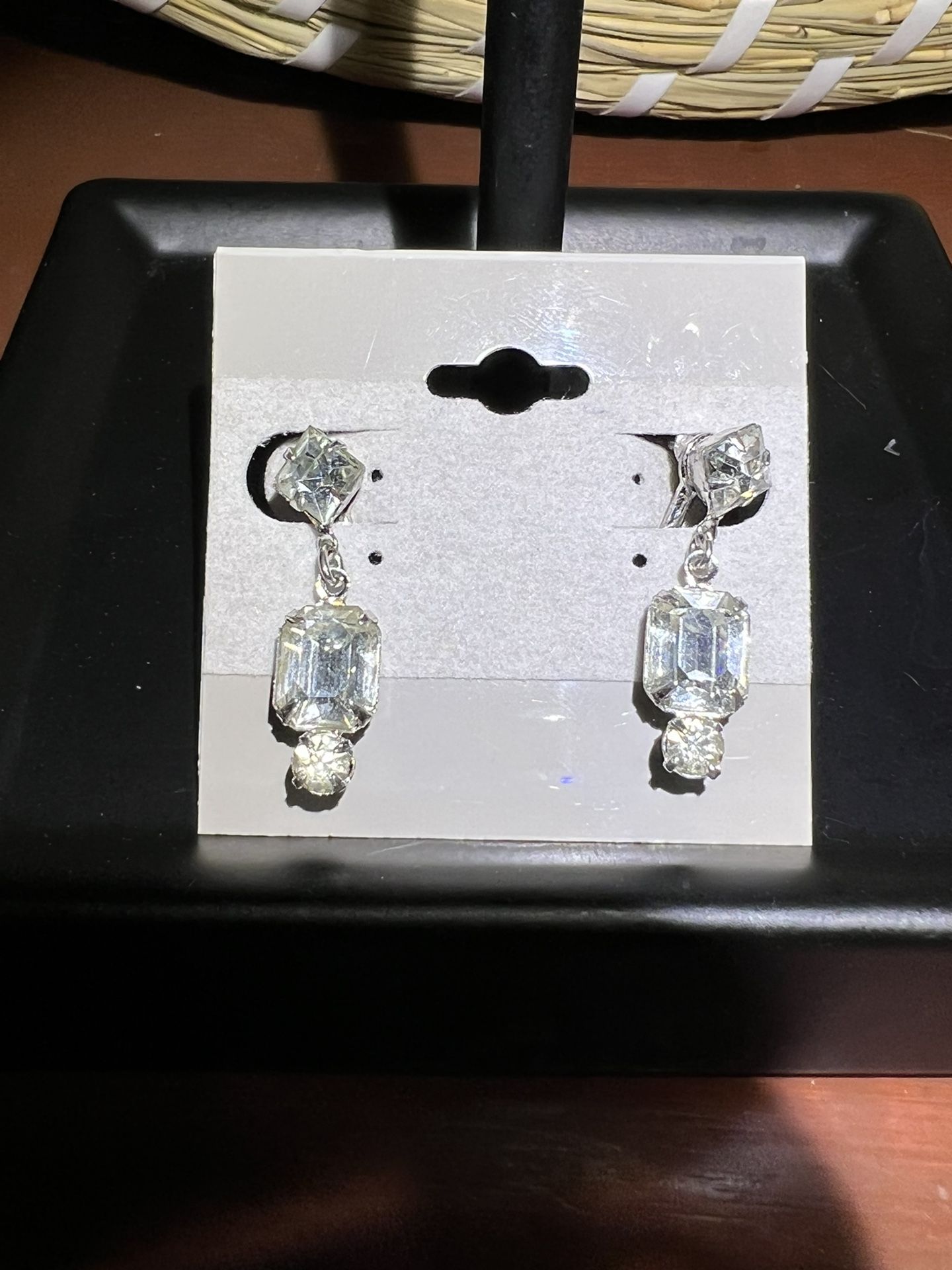 Vintage Earrings. simulated diamonds!