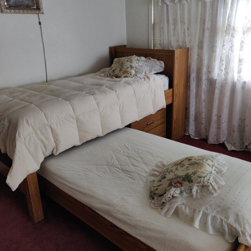 Bunk Bed Set With Drawers And Desk On Side $125