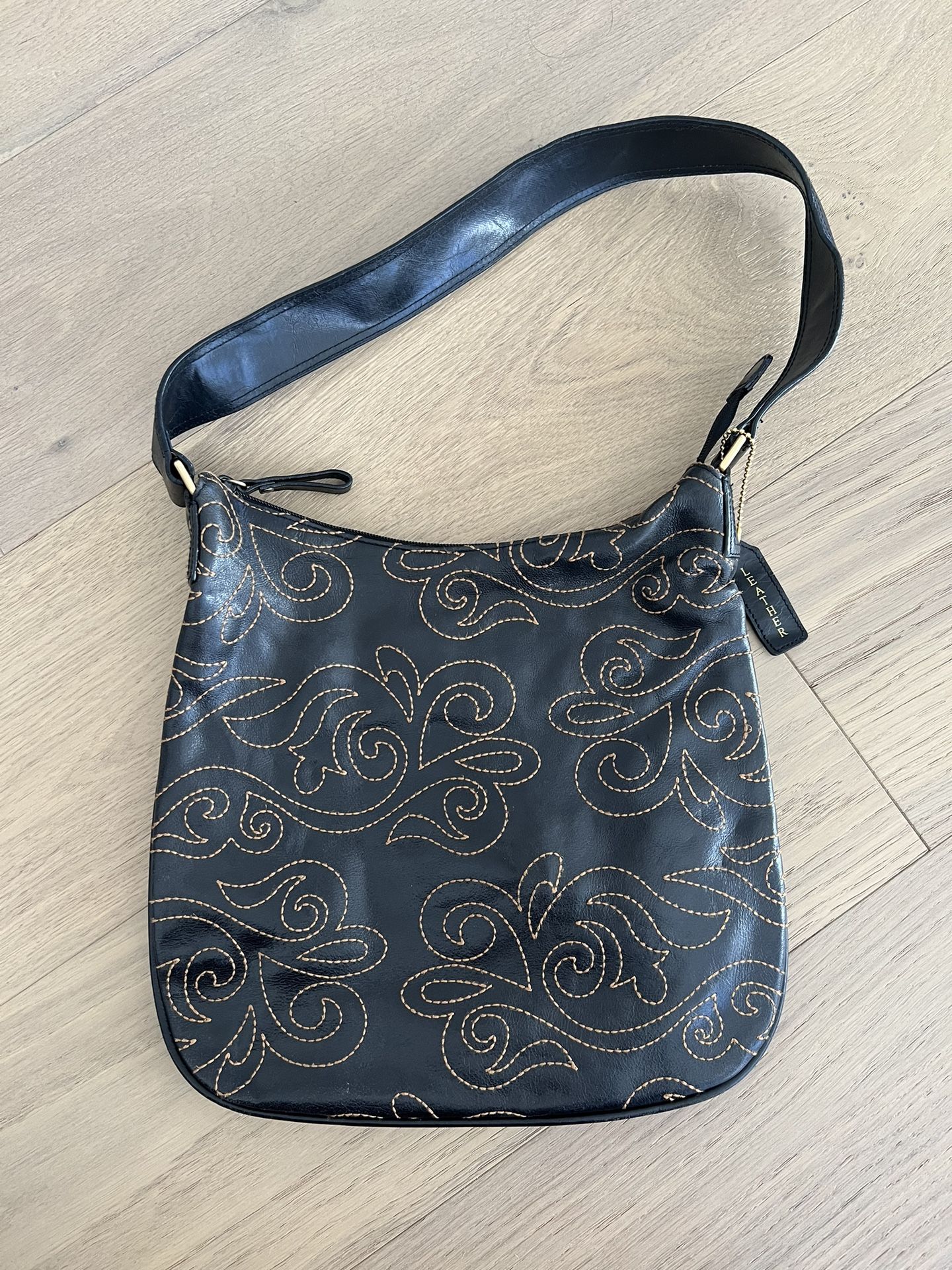 Genuine Leather Black Naturalizer Purse Handbag with Embroidered Design ~11.5” x 10.5”