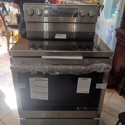 30 in, 6.3cu. ft. Smart WiFi True. 5 burner electric oven w/ Air fryer.  Stainless steel stove