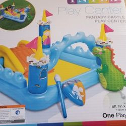 Castle swim pool play center