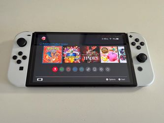 Nintendo Switch OLED (White)