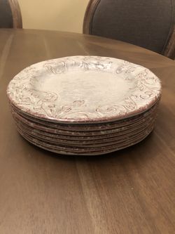 Set of 8 plates