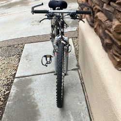 Mountain Bike 21 Speed Alpine 602-S  Univega Front Strut